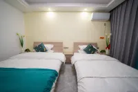 Leaf Hotel