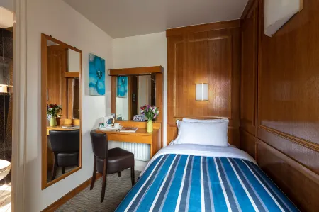 St Giles London – A St Giles Hotel Отели рядом с достопримечательностью «Library and Museum of Freemasonry»