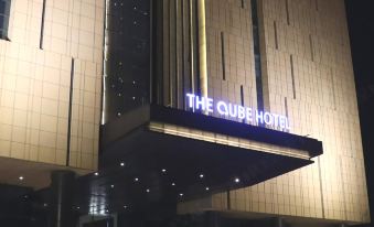 Mianyang Kefa The QUBE Hotel