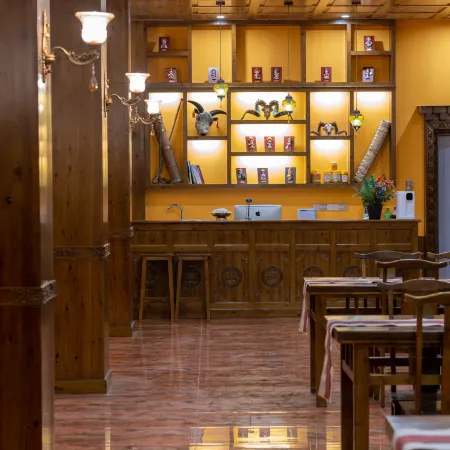 Far Mountain Dream Hotel