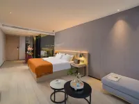LWINTERNATIONALHotel Hotels near Humen