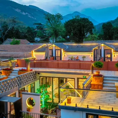 Floral Hotel· Taishan Jingshang Mountain hotel (Hongmen scenic spot store) Hotels near Nantian Gate