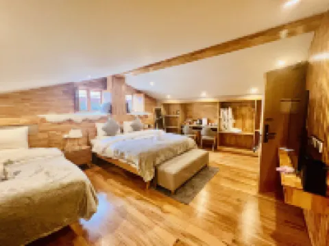 香格里拉橫豎撇捺WOODEN HOTEL客棧（獨克宗古城店）