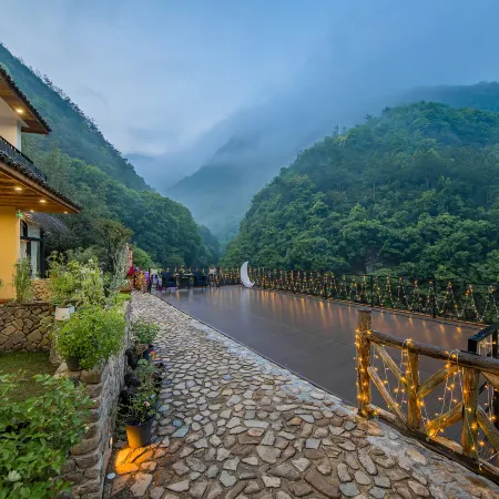 Hualu·Yuejian Light Luxury Tingxi Parent-child Wild Luxury Holiday Villa (Tonglu Qinglongwu Branch)