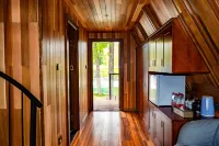 Yili Black Bee Manor Eco Hotel - balcony