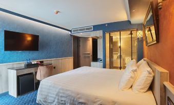 The Coach Hotel Sukhumvit - Asok BTS Bangkok by Compass Hospitality