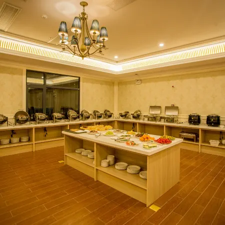 Xincai Oriental Dynasty Hot Spring Hotel