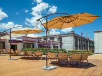 Lhasa Chijiang Larang Historic Hotel (Bakuo Street Jokhang Temple Branch) Hotels in Lhasa