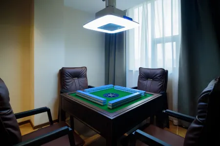 Yincheng Holiday Hotel Отели рядом с достопримечательностью «Yongxing Times Square»