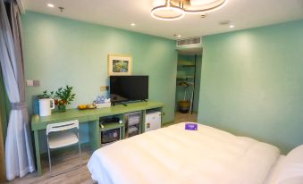 Shanghai Natural Reverberation Resort