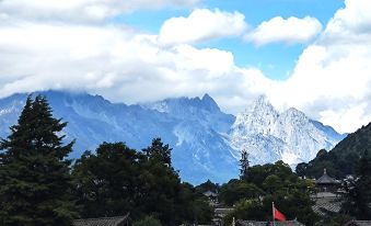 Yunjin Inn (the Old Town of Lijiang Snow Mountain Store)