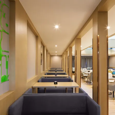 Fengyuan Century Hotel (Xichang Yuelianghu Wetland Park Branch)