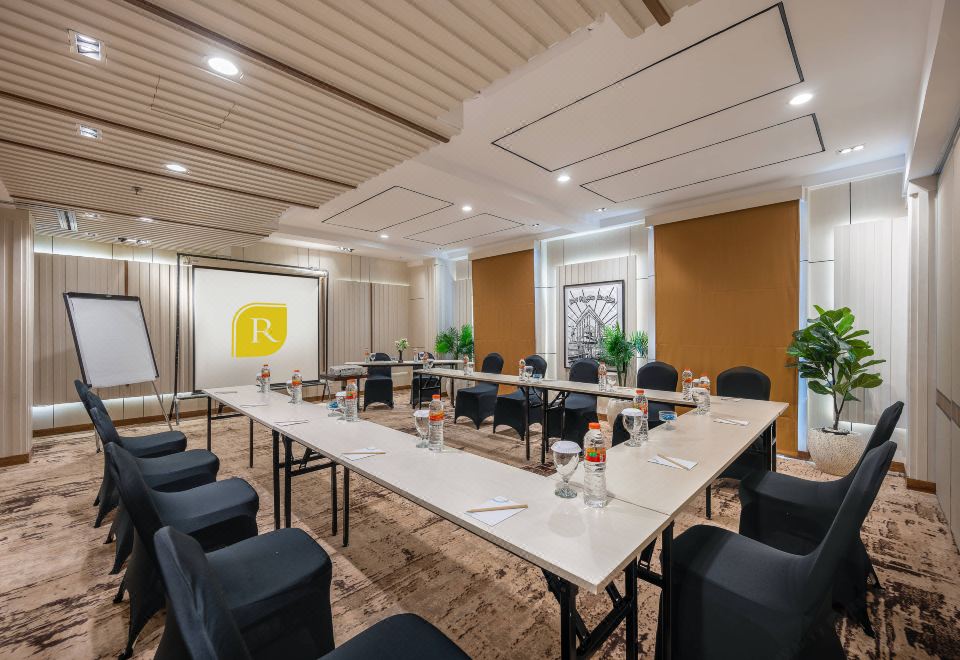 아토텔 호텔 수라바야 객실 이미지