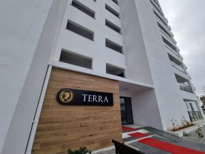 Terra Pool Apartments (Caesar Blue)