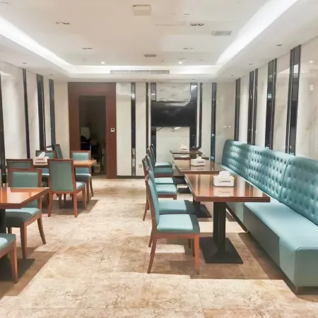 Longyi Business Hotel