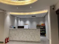 W E-sports Hotel