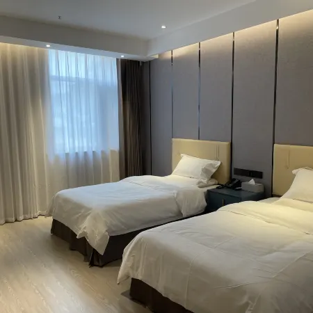 Starway Hotel (Chengde Xinglong West Railway Station)
