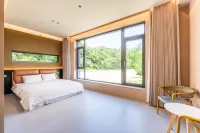 Lihuaxiang Wild Su Country Resort