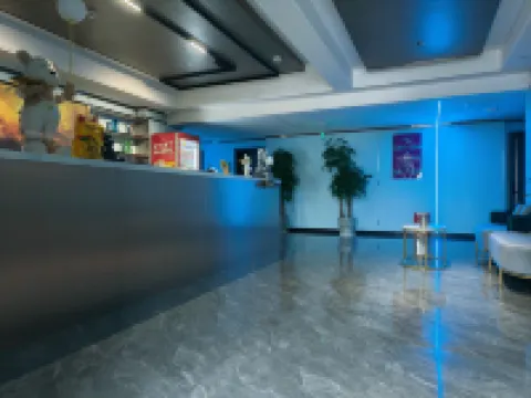 泰坦電競飯店（石門蘭園廣場店）