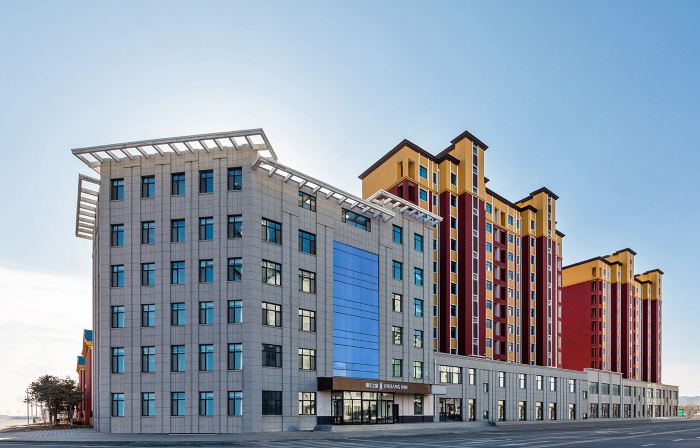 Jinjiang Hotel (Jinzhou Linghai Jiuhuashan Potala Palace Square)