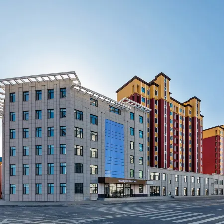 Jinjiang Hotel (Jinzhou Linghai Jiuhuashan Potala Palace Square)