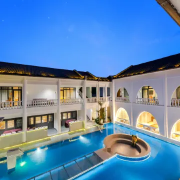 Lushin Hotels&Resorte Отели рядом с достопримечательностью «Руан Ши Цзинь Бич»