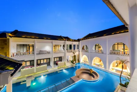 Lushin Hotels&Resorte Отели рядом с достопримечательностью «Chuiyun Tongtian River»