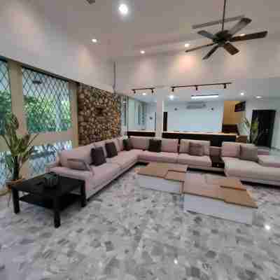 Bukit Tunku Grande Villa by uBook Rooms