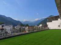 Loushan Chashe Homestay (Shitai Guniujiang Scenic Area)