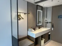 Tai Zhou Hai Ling Ying Chun Dong Lu Atour Hotel