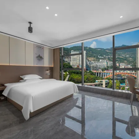 Chengji Hotel (Fengjie Riverside International)