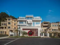 Xingyi Wanfenglin Peak-Chasing House Hotels in Xingyi