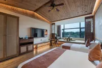 Wuyuan Xinghe Thatched Cottage