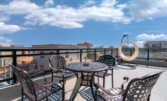 Antarctica Linghai Homestay