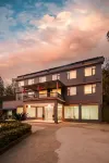 Mangshi Yiju.   hotel(Airport) Hotels near Temple of Three Immortals, Baihe Mountain