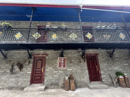 Linyun Shanju Homestay Отели рядом с достопримечательностью «Lotus Sea»