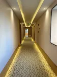 Huyue·English Hotel (Shizhong Park Branch)