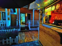 Nilka County Xiaoyeshan Ju Homestay - ที่มีบาร์