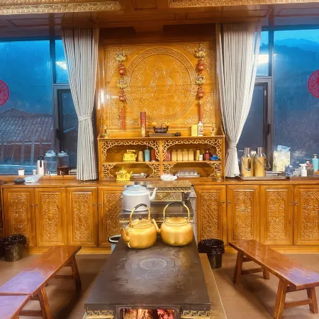 Liulaogen Holiday Hotel