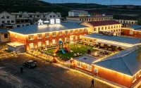 Liuyi Courtyard-Style Hotel (Fengning Bashang Grassland China Horse Town Tourist Resort) - New