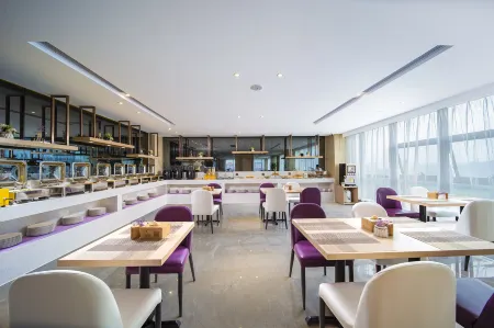 Kunpeng Hotel (Guiyang Huaxi University Town) Отели рядом с достопримечательностью «Guiyang College of Humanities and Technology (University Town Campus)»