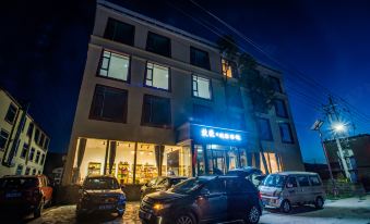 Lake View Suites by Muge
