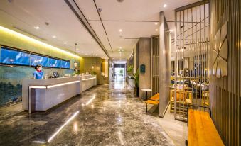 Ease Hotel (Chengdu Chunxi Road Tianfu Square)