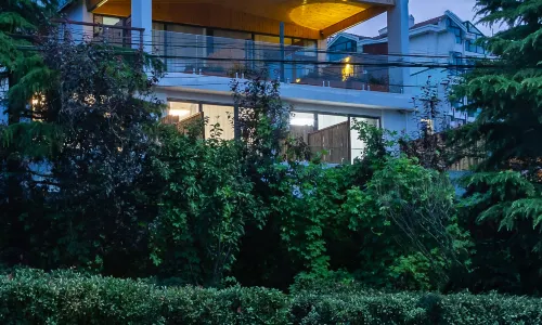 Floral Hotel · Qingdao Wilderness Hotel(Laoshan Beach Store in Laoshan Scenic Area)