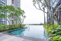 Grand Medini Suites by RR JBcity - Rooftop Pools