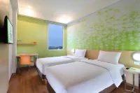 Zest Hotel Airport Jakarta Hotels in Benda