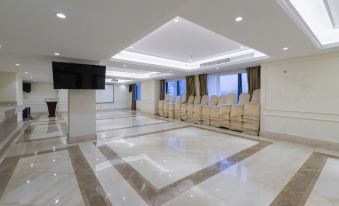 Vienna International Hotel (Shaoyang Dahan Automobile Building Materials City)