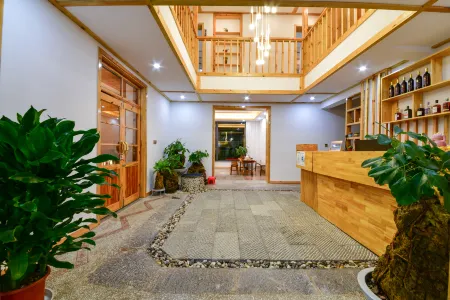 FuXian Lake XiXia Hotel Отели в г. Ченцзиан