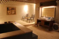 Hoya Hot Spring Resort & Spa - Bathtub