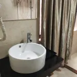 Yangjiang Caiying Business Hotel - Inns
